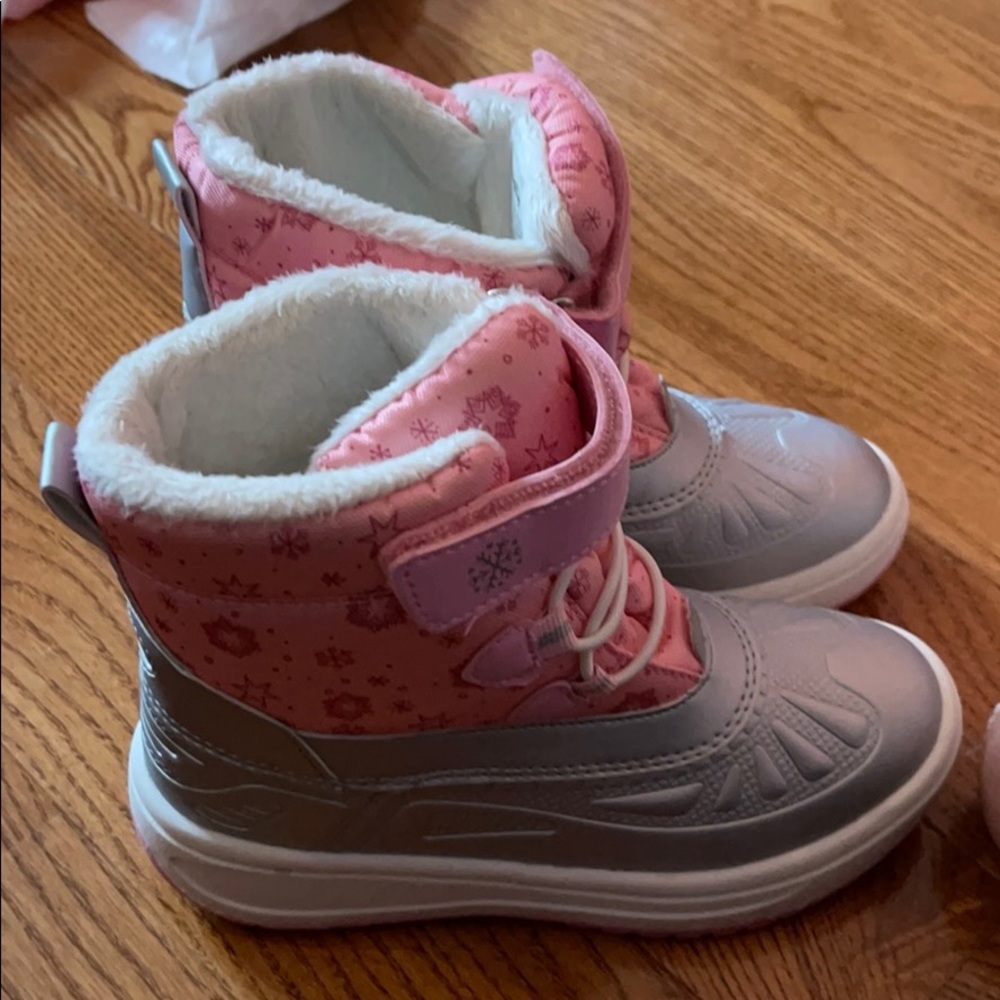 Kids Pink snow boots - worn once!